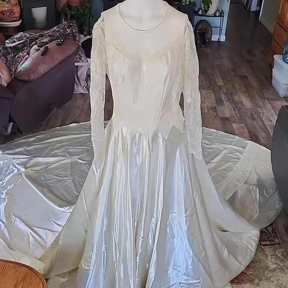 Saks Fifth Avenue | Dresses | Saks Fifth Avenue 94s Era Wedding Dress  Liquid Satin | Poshmark